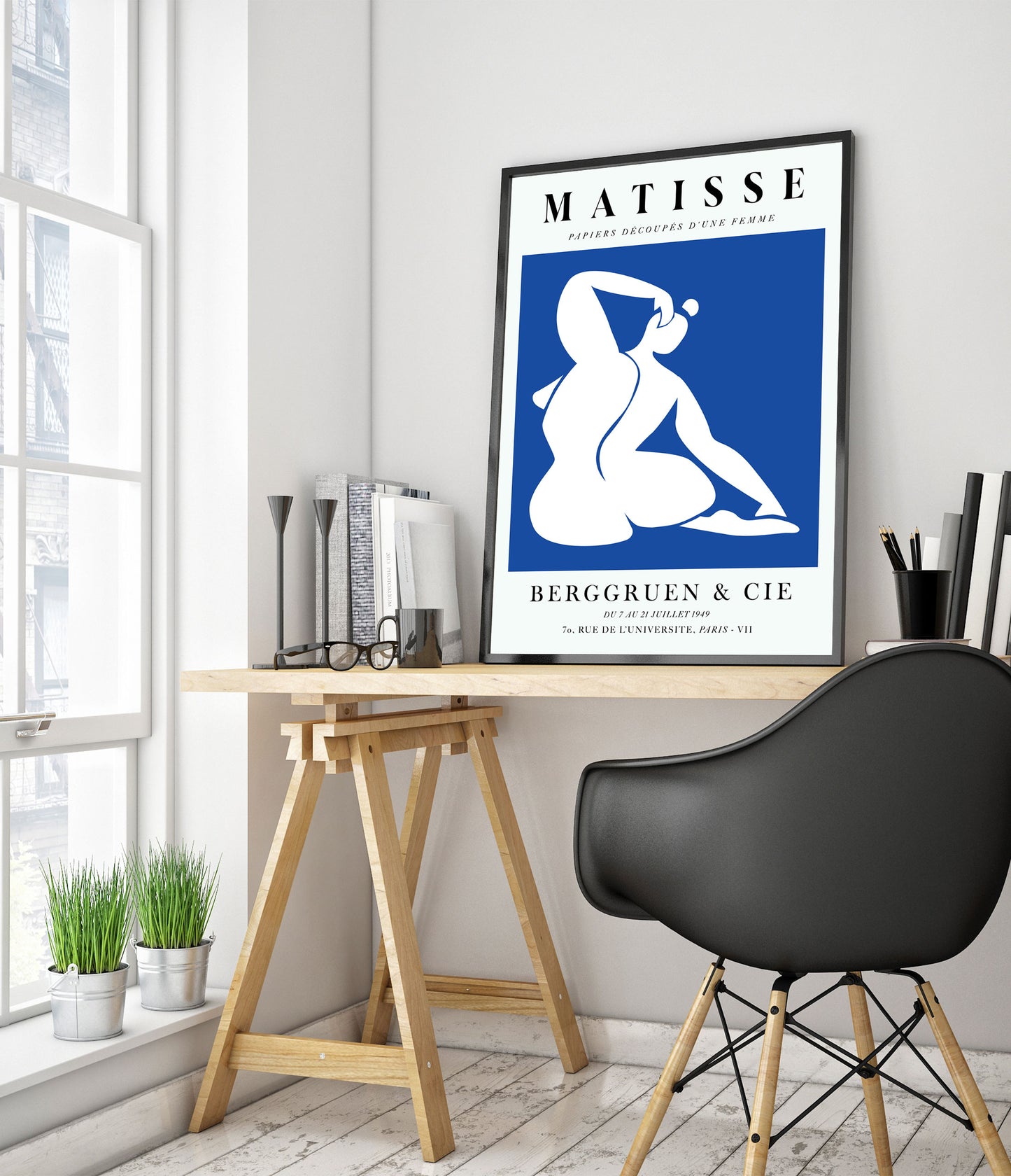 Une Femme Bleue, Qui S'Étire