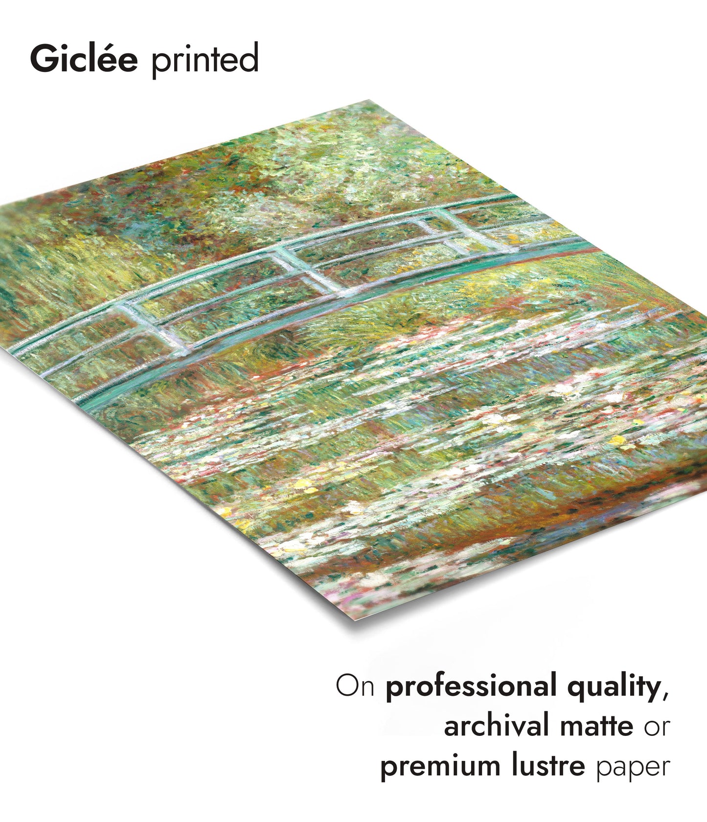 Brug over een vijver met waterlelies