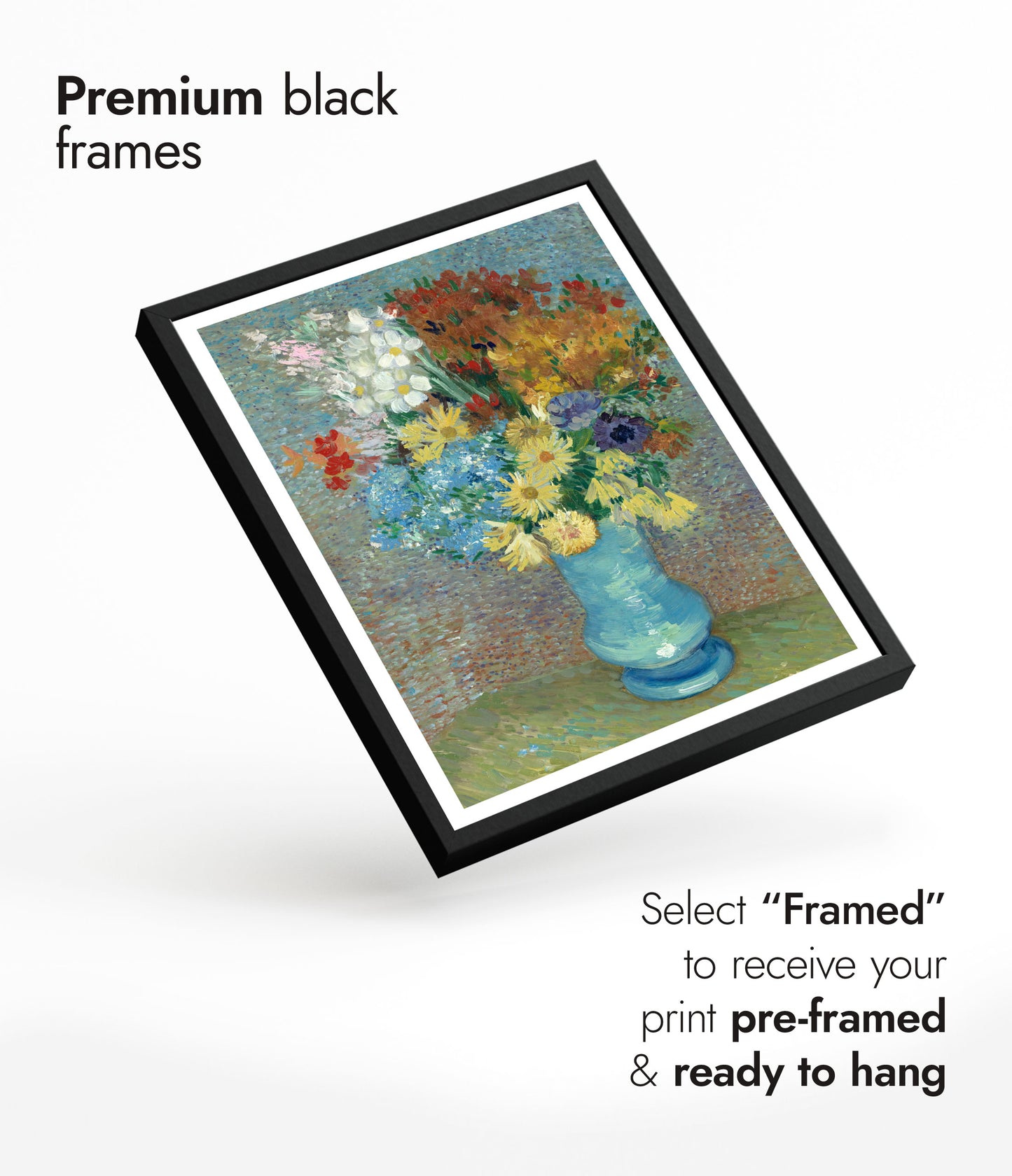 Fleurs dans un vase bleu