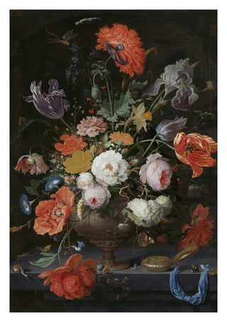 Stilleben med blommor och en klocka print