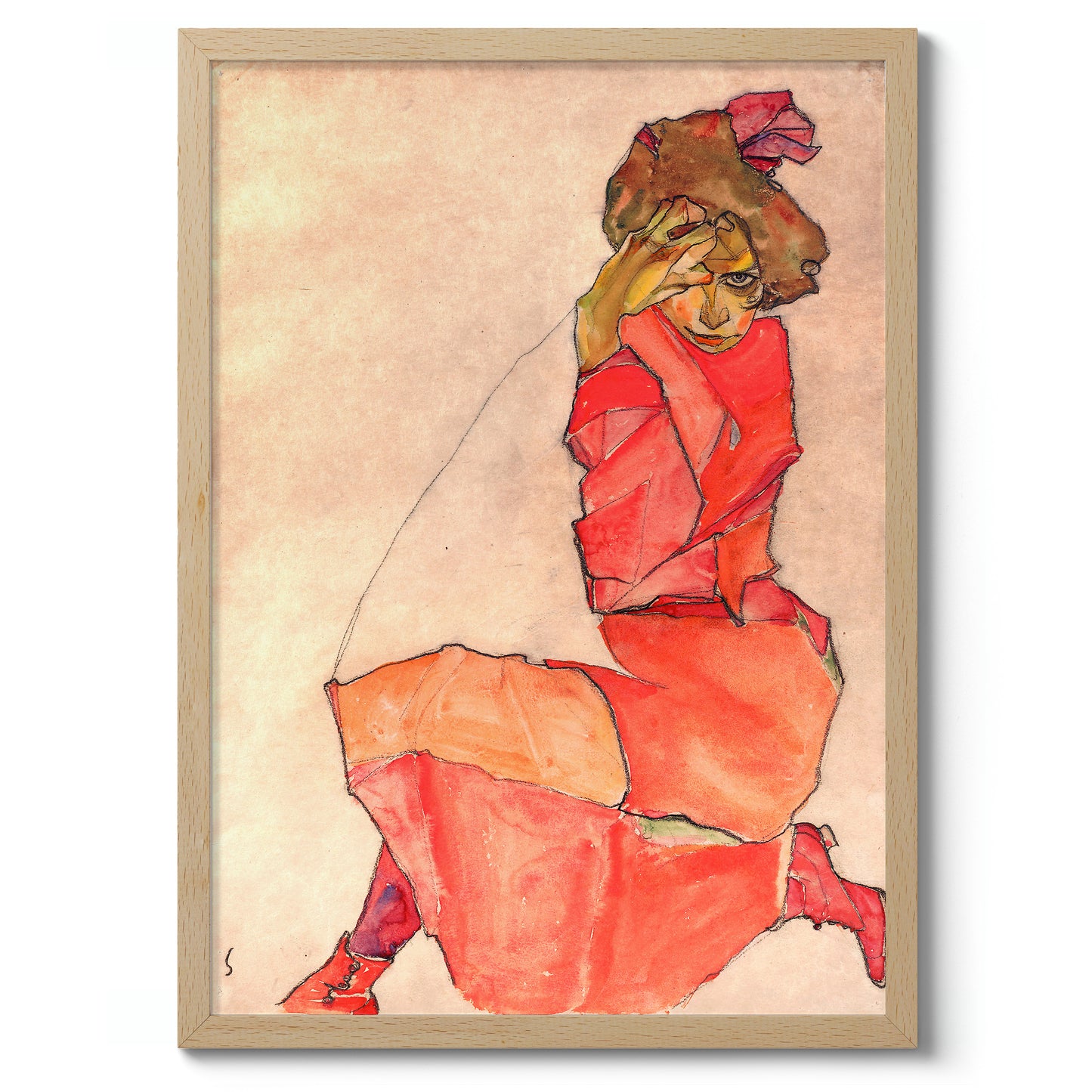 Knäböjande kvinna i orange-röd klänning