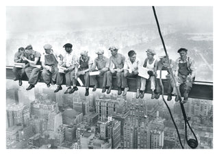 Lunch ovanpå en skyskrapa print