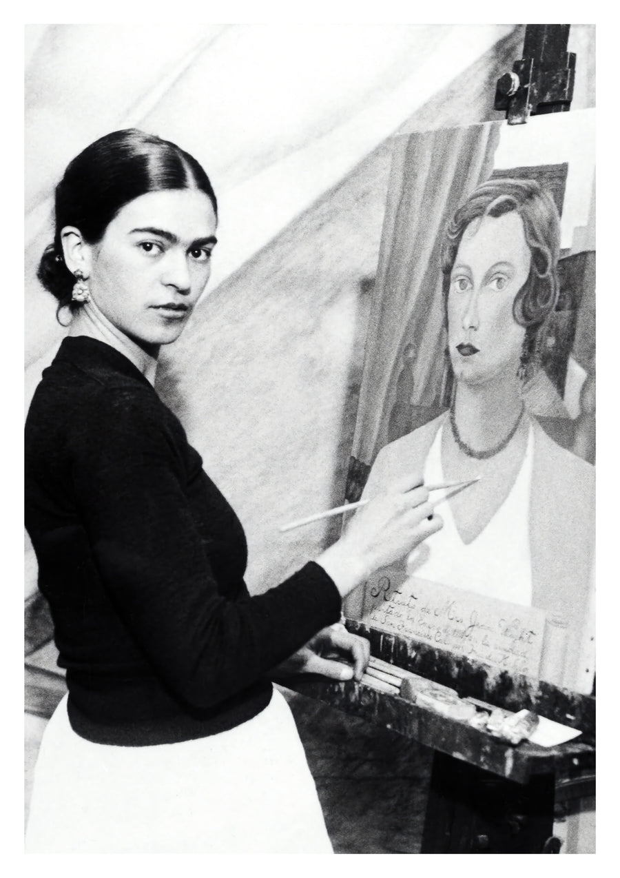 Frida Kahlo in haar atelier - Print Only frame