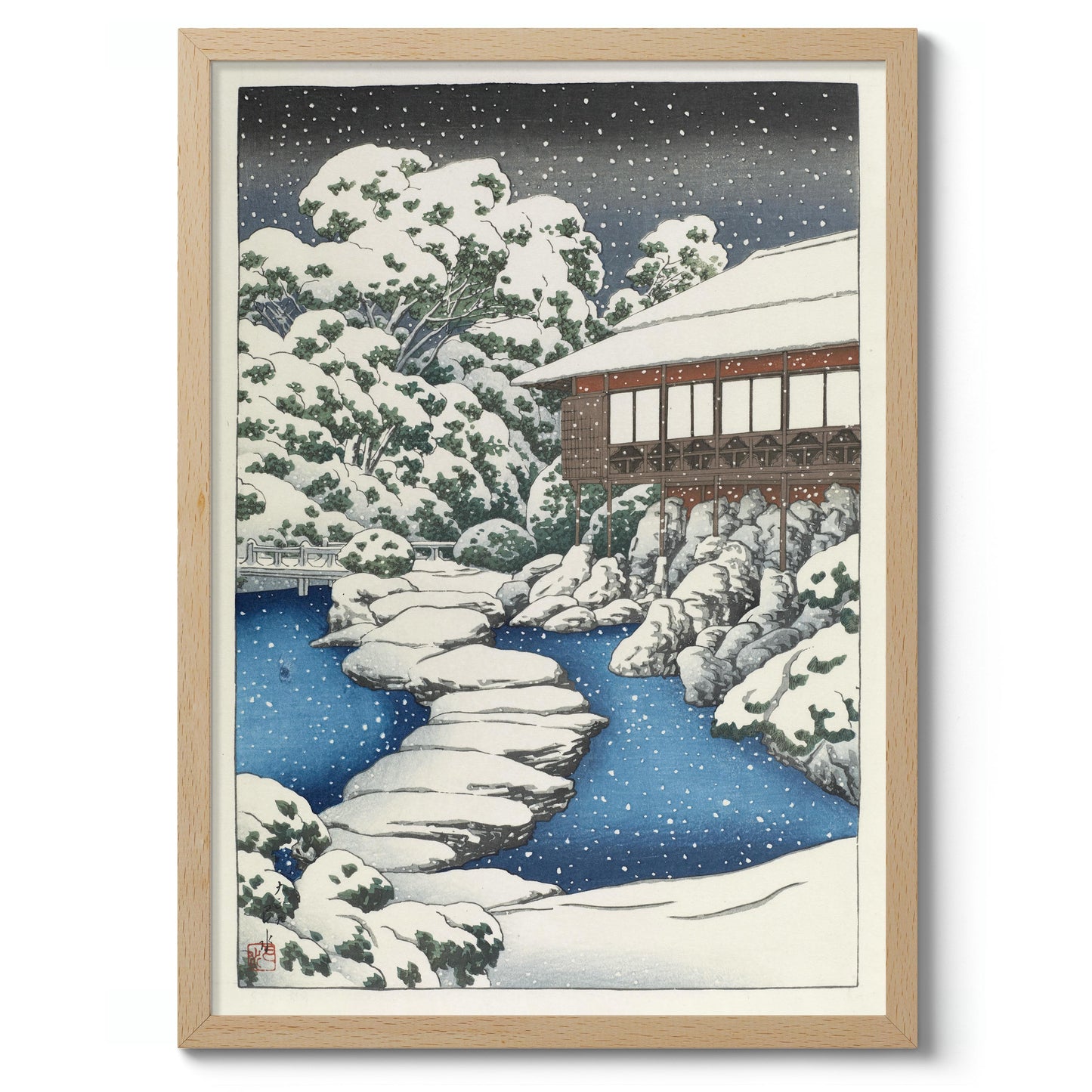 Neige dans une maison d'hôtes au bord de l'étang