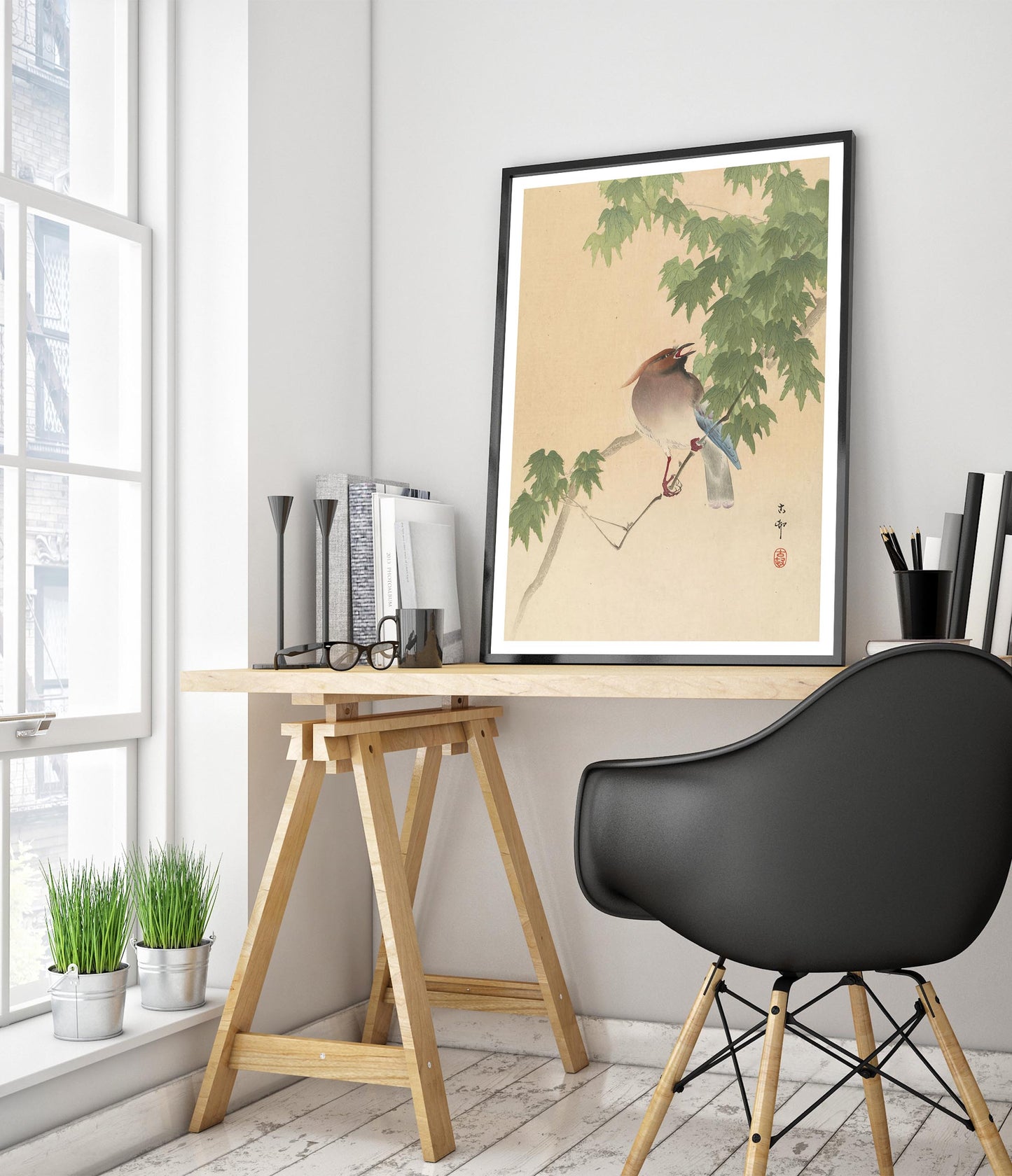 Waxwing op esdoornboom