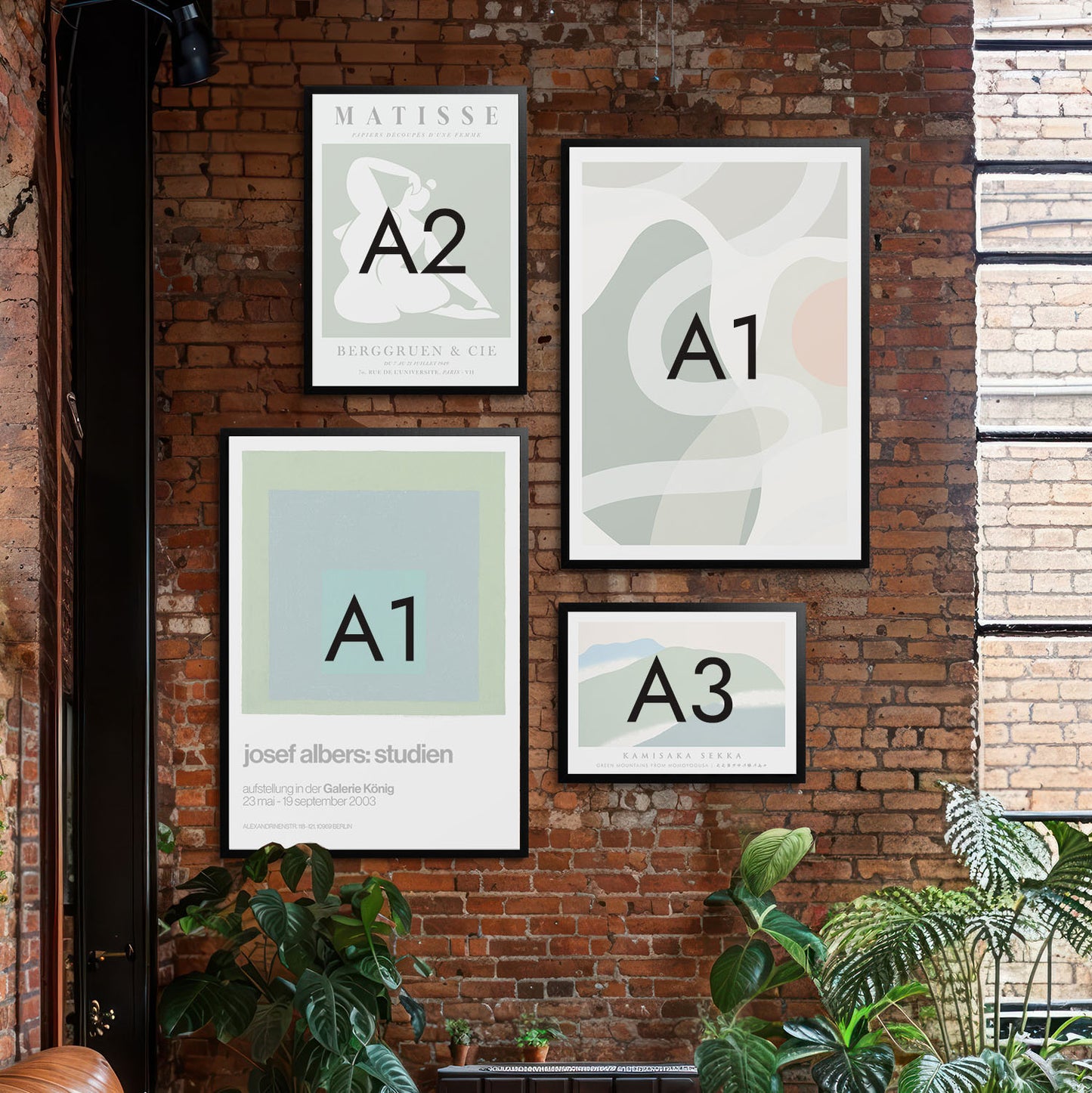 Mur vert de galerie abstraite